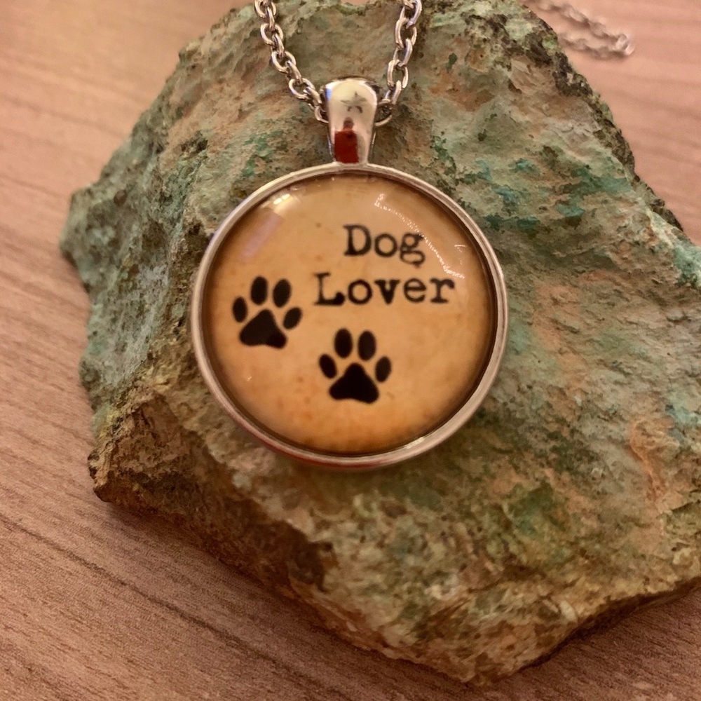3/$25 Dog lover with 20” chain